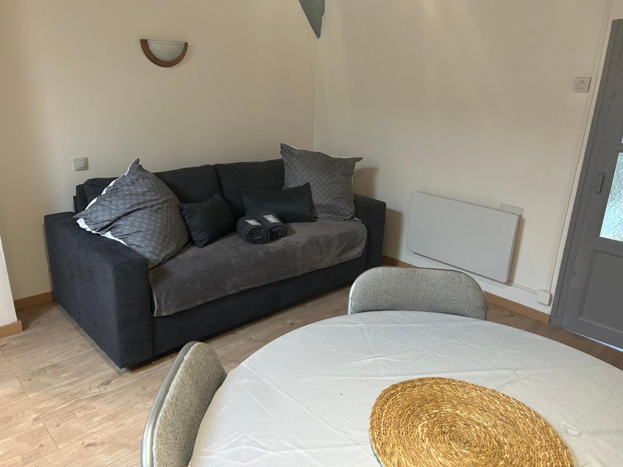 Au Bouquet Troyen - Wifi - Calme Et Tranquillite Apartment Troyes Exterior photo