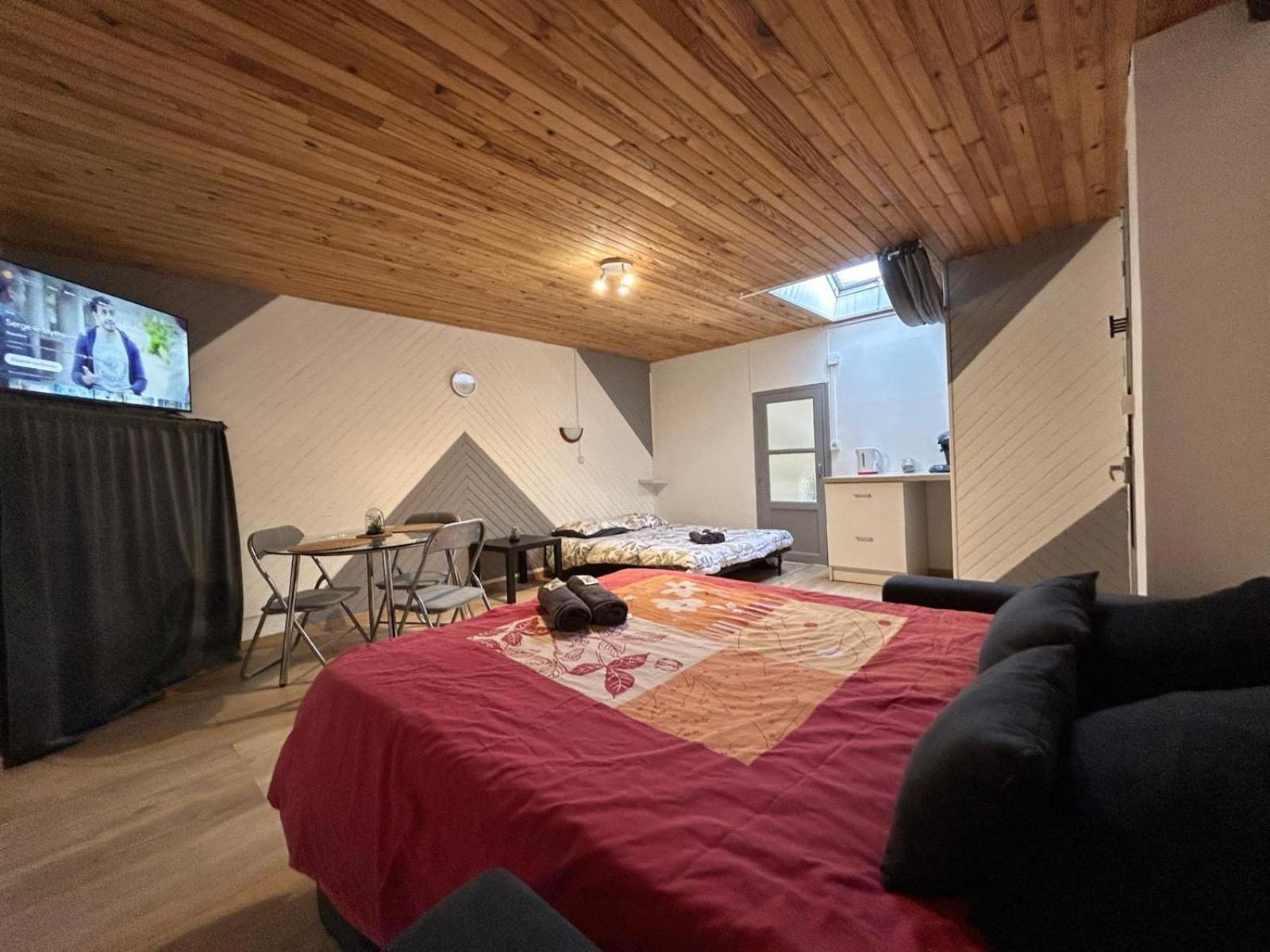 Au Bouquet Troyen - Wifi - Calme Et Tranquillite Apartment Troyes Exterior photo